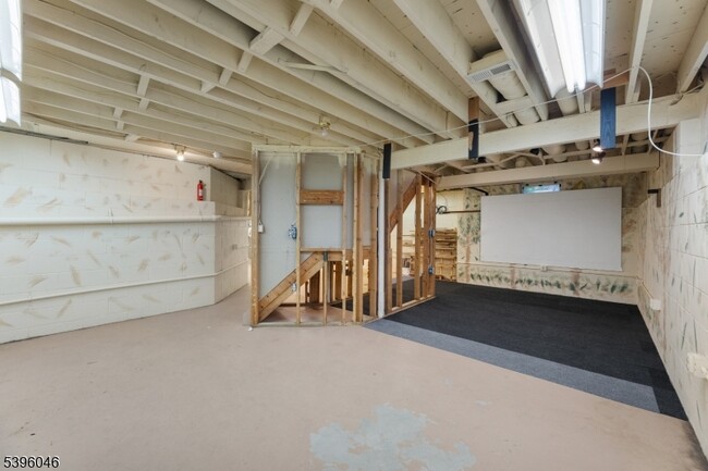 Building Photo - 2 Rider Terrace