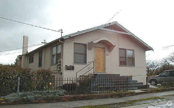 Building Photo - 619 W 17th St