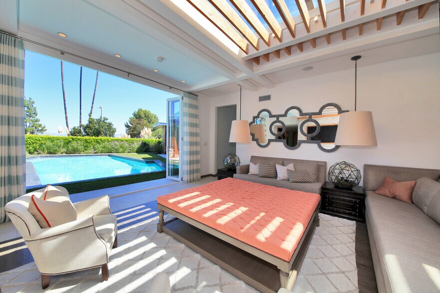 Building Photo - 3054 Elvido Dr