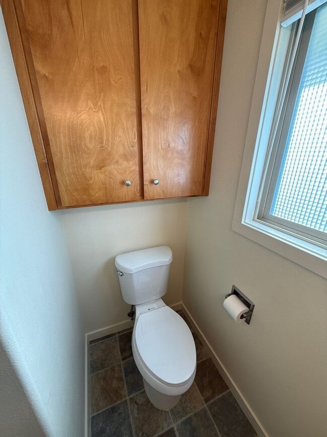 Building Photo - 411 E 3rd St