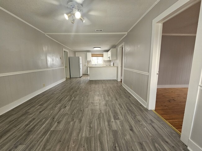 Building Photo - 2034 Jenkins Dairy Rd