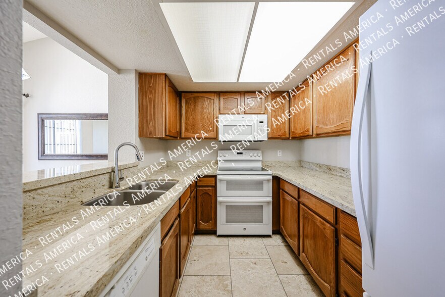 Building Photo - 11011 N 92nd St