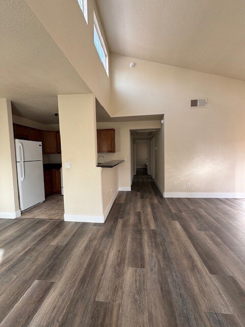 Building Photo - 9325 W Desert Inn