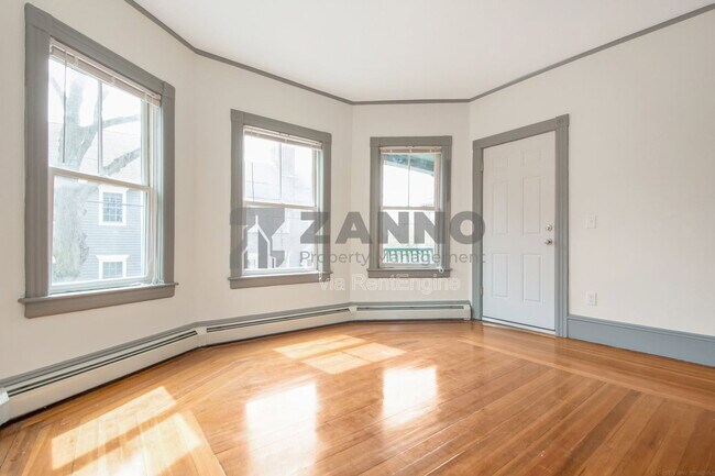 Building Photo - 19 Arnold St