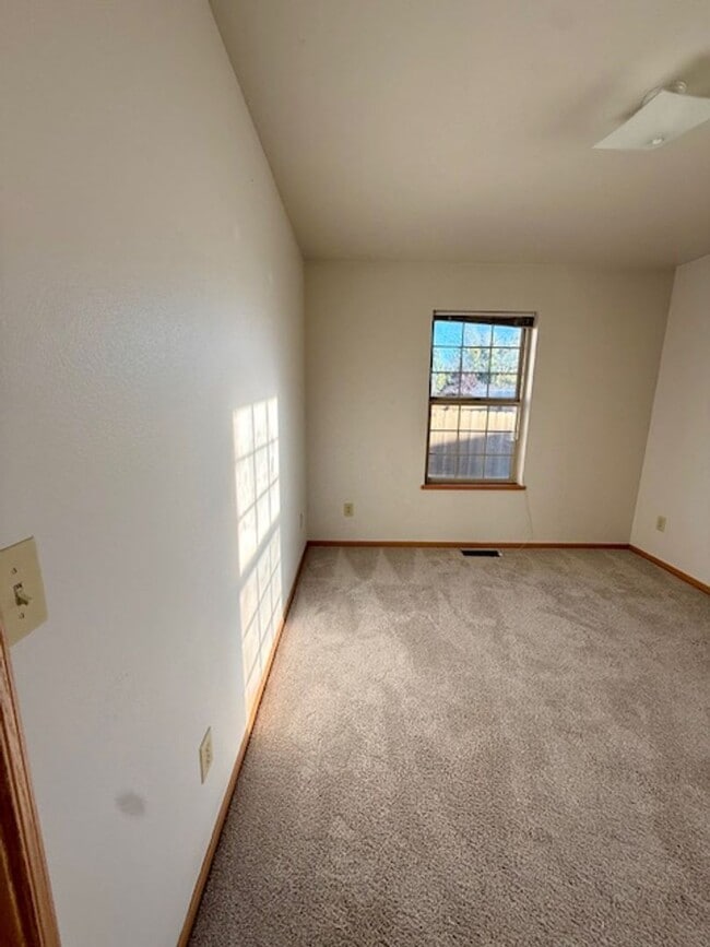 Building Photo - 726 Meagher Ave