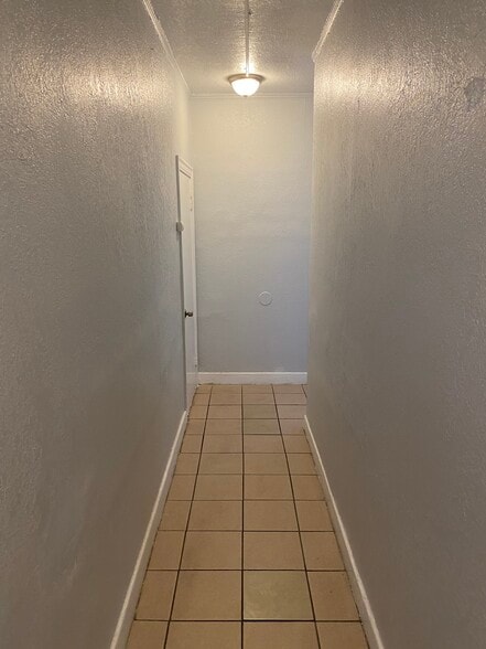 Building Photo - 813 W 43rd St