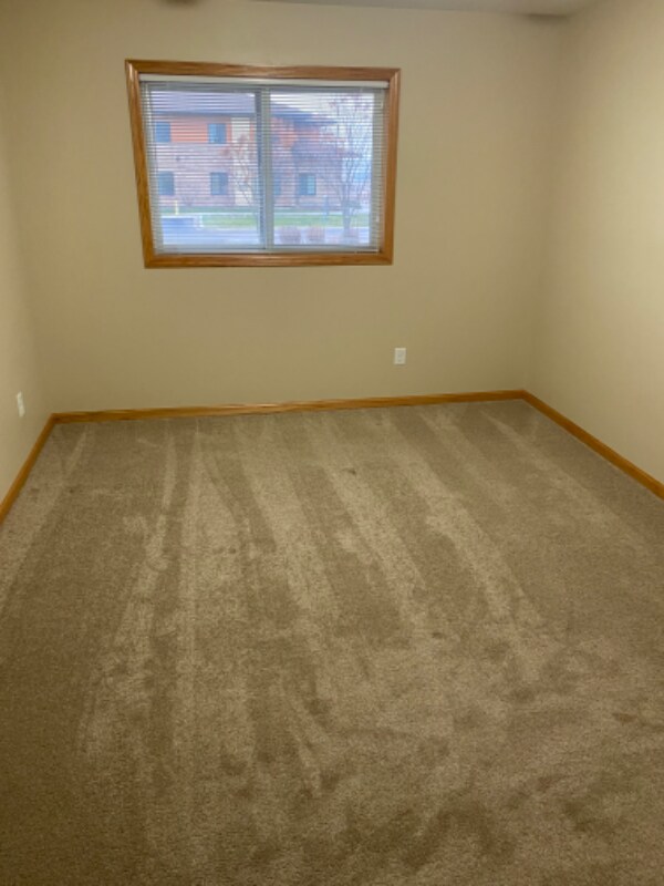 Building Photo - 4626 35 St NW