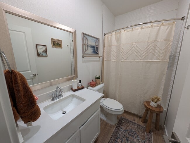 Building Photo - 6141 Hidden Psge Ave