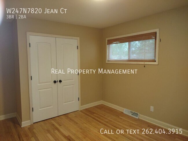 Building Photo - W247N7820 Jean Ct