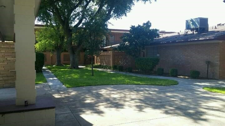 Building Photo - Garden Apartments