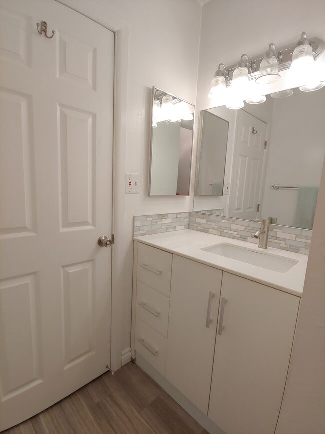 Building Photo - 5403 Newcastle Ave