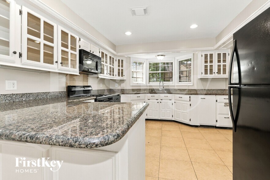 Building Photo - 12710 Ivyforest Dr