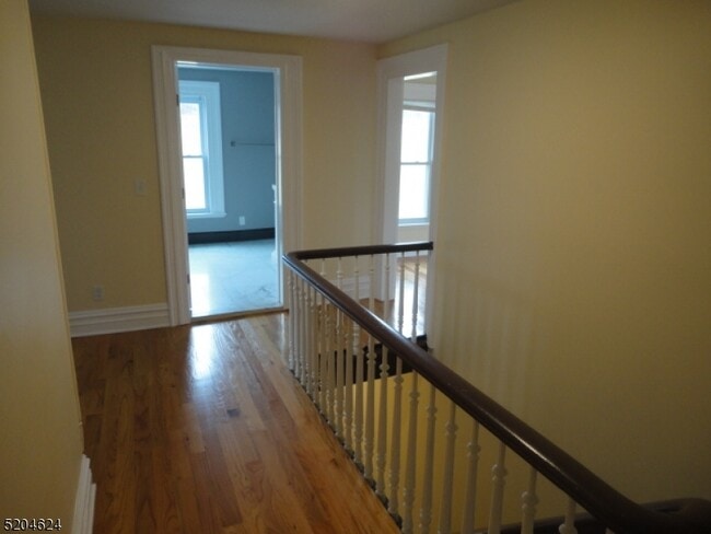 Building Photo - 162 Lewisburg Rd