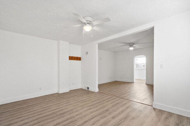 Building Photo - Stunning 3 bed, 2.5 bath home in McKees Rocks available October 1!