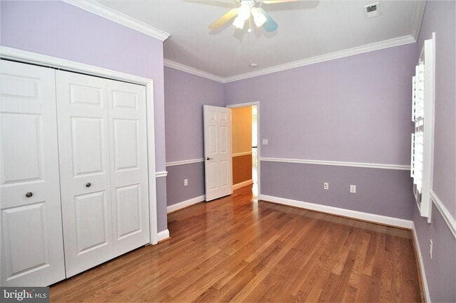 Building Photo - 5905 Lone Oak Dr