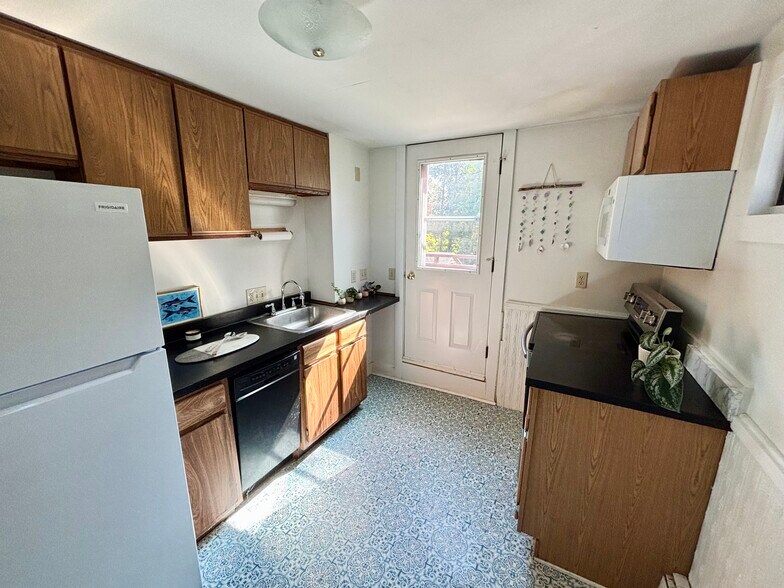 Brand new fridge - 262 Pleasant St