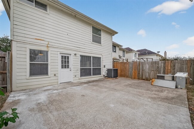 Building Photo - 6710 Bellaire Gardens Dr