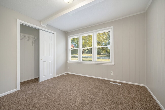 Building Photo - 4716 N Olive St