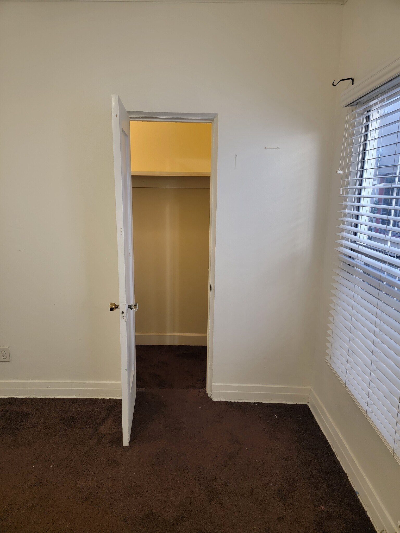 Building Photo - 3837 W 27th St