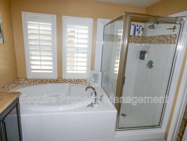 Building Photo - 625 Clearwater Creek Dr