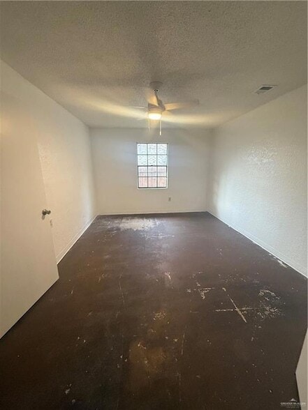 Building Photo - 503 Mazatlan St