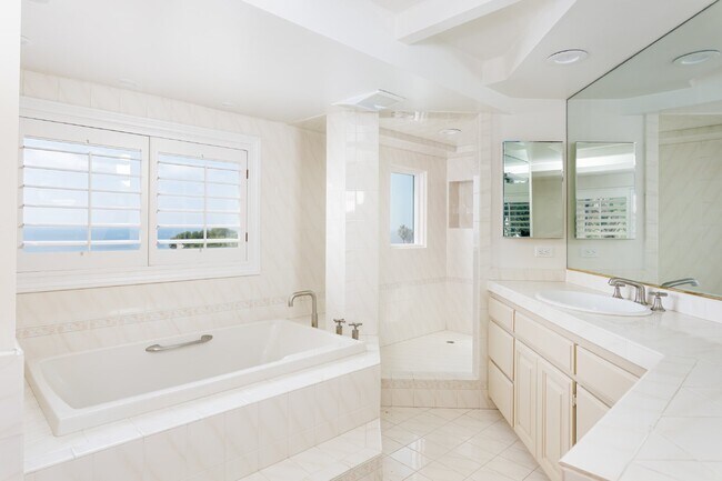 Building Photo - Coastal Elegance Meets Everyday Luxury