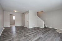 Building Photo - 2 BED 1.5 BATH UNIT IN THE BANBURY CONDOMINIUMS!