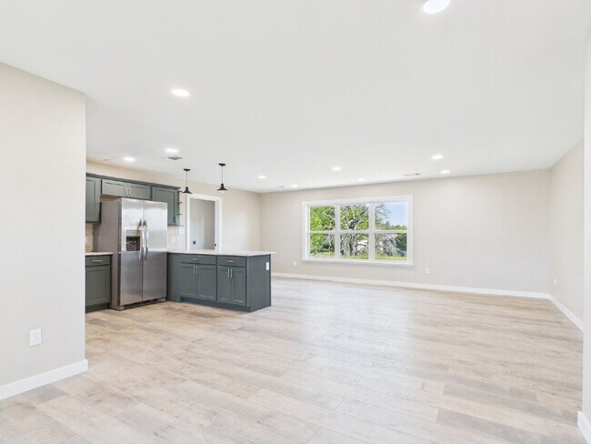 Building Photo - 3-Bedrooms with 2 Full Baths in Harper, TX!"