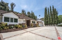 Building Photo - 2201 Coldwater Canyon Dr