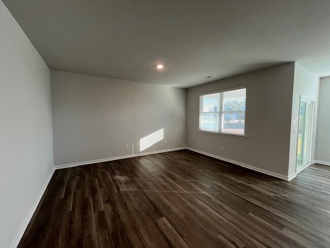 Building Photo - Welcome to your dream home in the heart of Leland, NC.