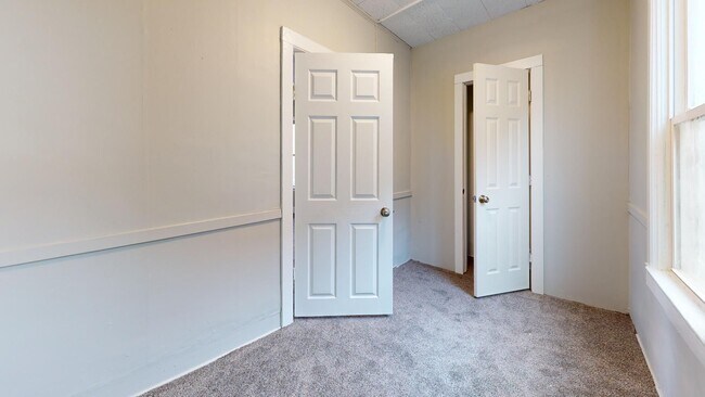 Building Photo - 2230 Kinkel Ave