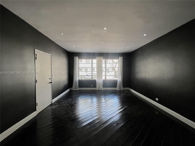 Building Photo - 742 12th St