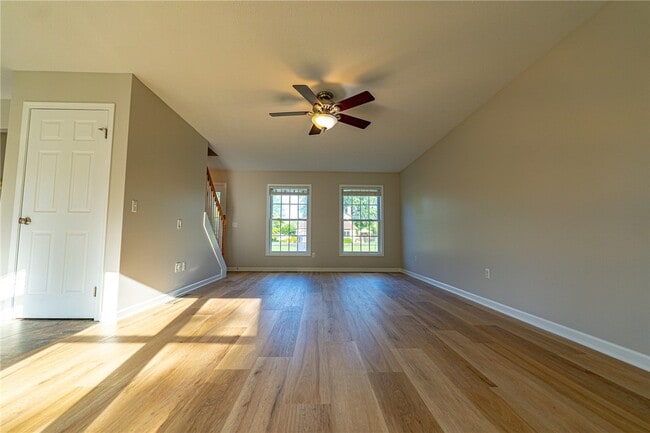 Building Photo - 649 Kayloc Cir