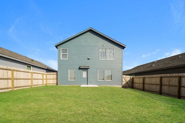 Building Photo - 1603 Hummock Steep