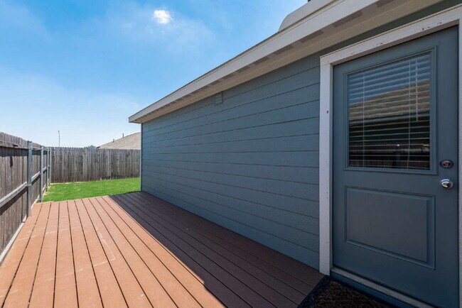 Building Photo - Charming 3-Bedroom Home with 2 Full Baths in Justin, TX – Cozy Living at Shale Creek