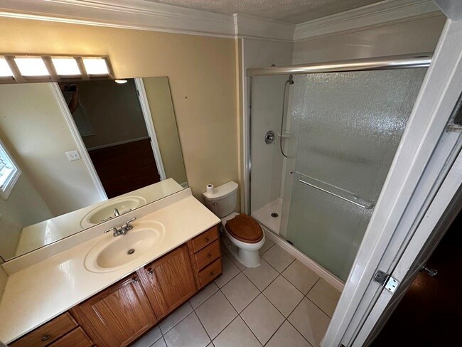 Building Photo - 3190 Serenade Ct