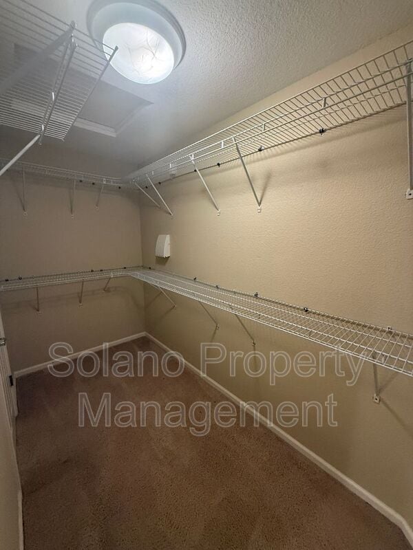 Building Photo - 661 Vintage Valley Dr