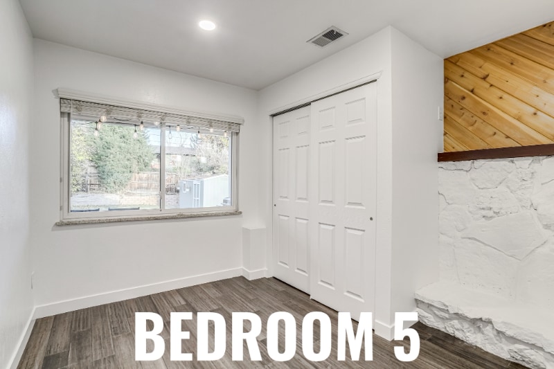 Building Photo - 2860 S Golden Way