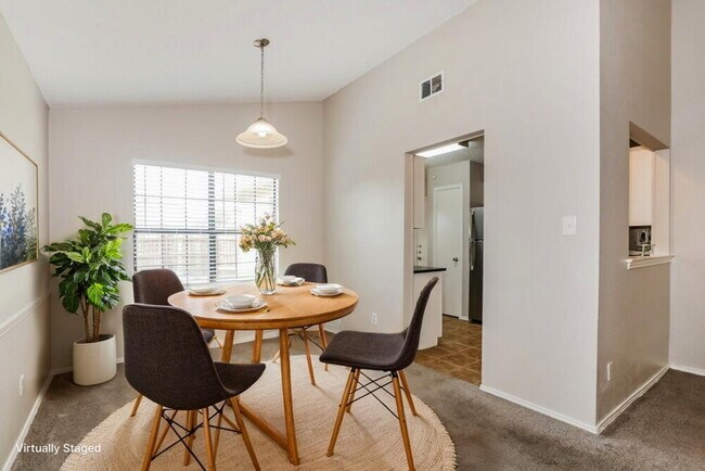 Building Photo - 514 Sims Dr