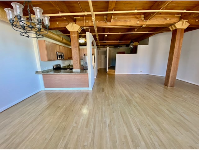 Building Photo - 913 W Van Buren St