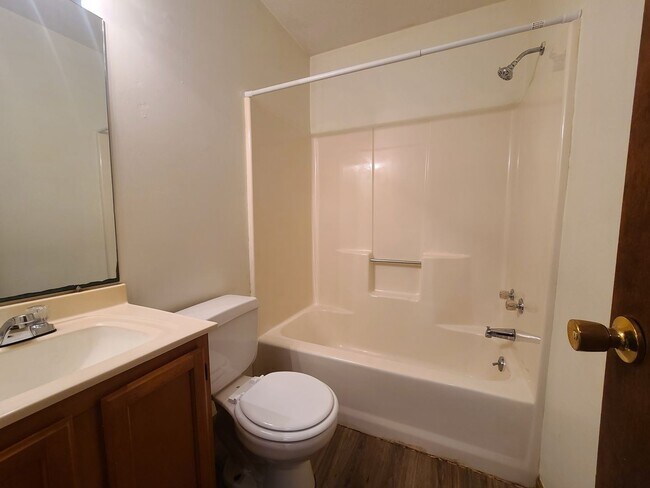 Building Photo - 3 br, 2 bath House - 131 Springbrook Street