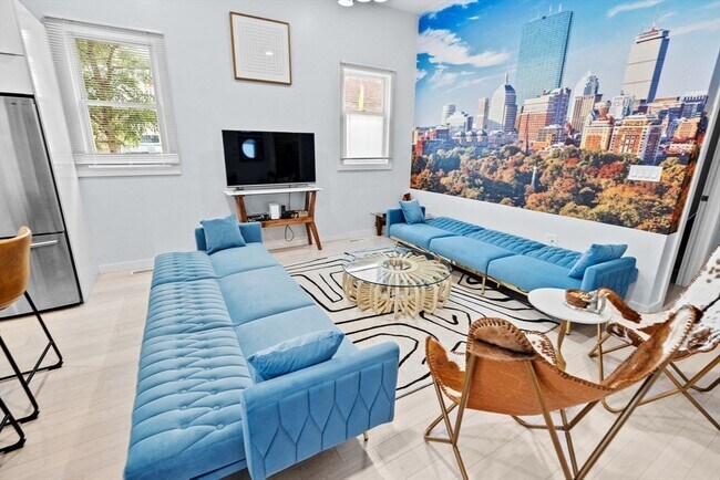 Building Photo - 108-110-110 Trenton St