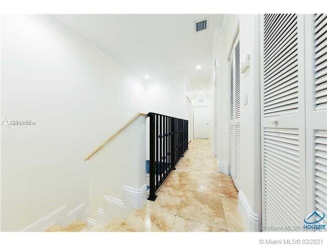 Building Photo - 3181 Matilda St