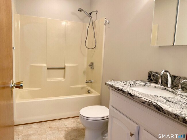 Building Photo - 139 Songbird Ln