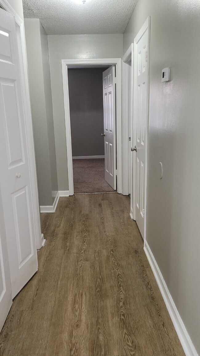 Building Photo - "Spacious 2-Bed, 2-Bath Haven in Huntsville - Your Perfect Retreat Awaits!"