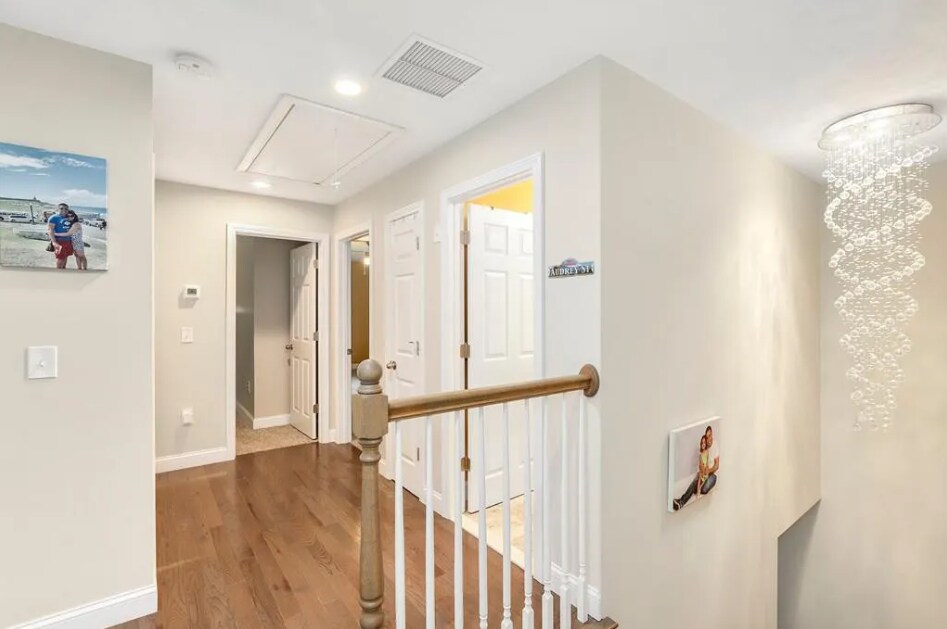 Building Photo - 22 Beacon St