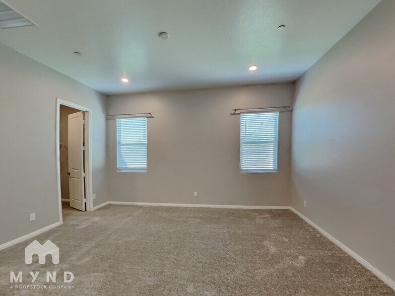 Building Photo - 12577 Huckleberry Oak Ave