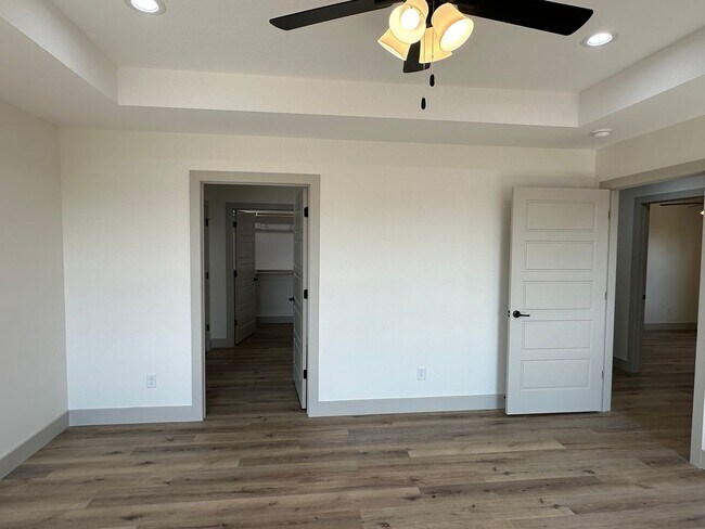 Building Photo - NEW 5 Bed 3 Bath w/ Walk Out Basement Waynesville School District