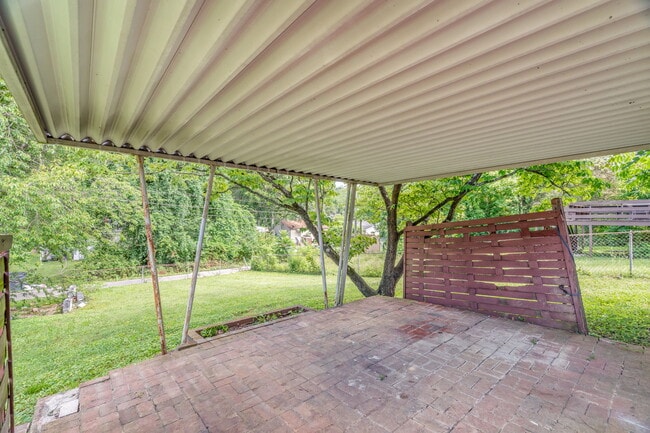 Building Photo - 2752 Tarleton Ave