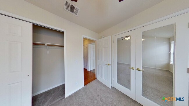 Building Photo - 102 Hersee Ct
